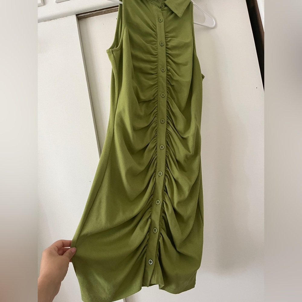 Elegant Green Sleeveless Dress prom